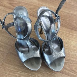 Women high heel shoes